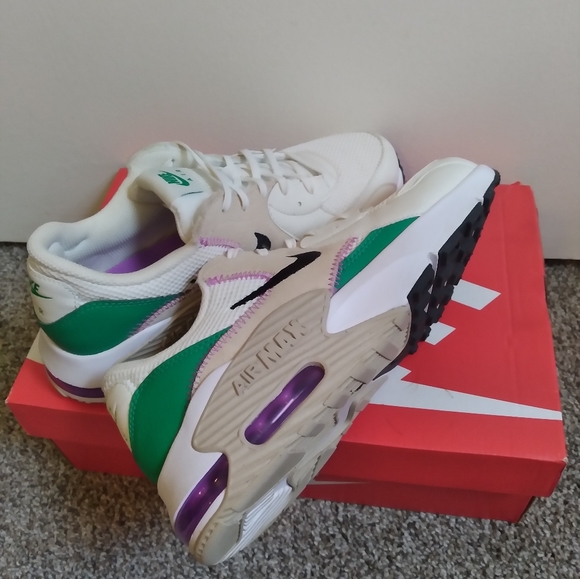 Nike AirMax size 10 - Picture 2 of 6